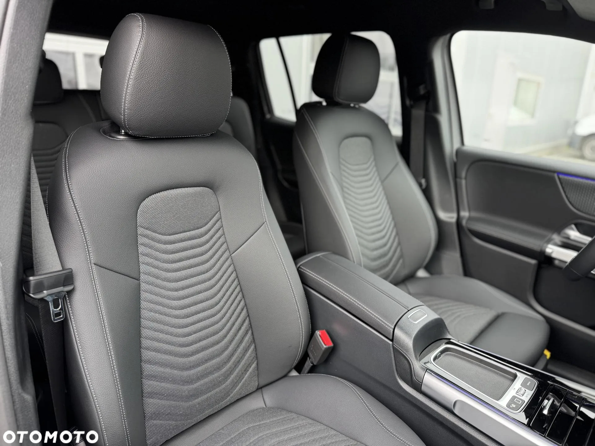Mercedes-Benz GLB 200 Progressive 7G-DCT - 12