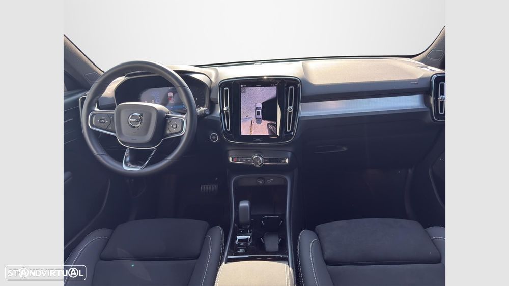 Volvo XC 40 2.0 B3 Black Edition - 15