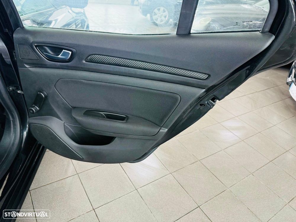 Renault Mégane ENERGY TCe 100 LIMITED - 17