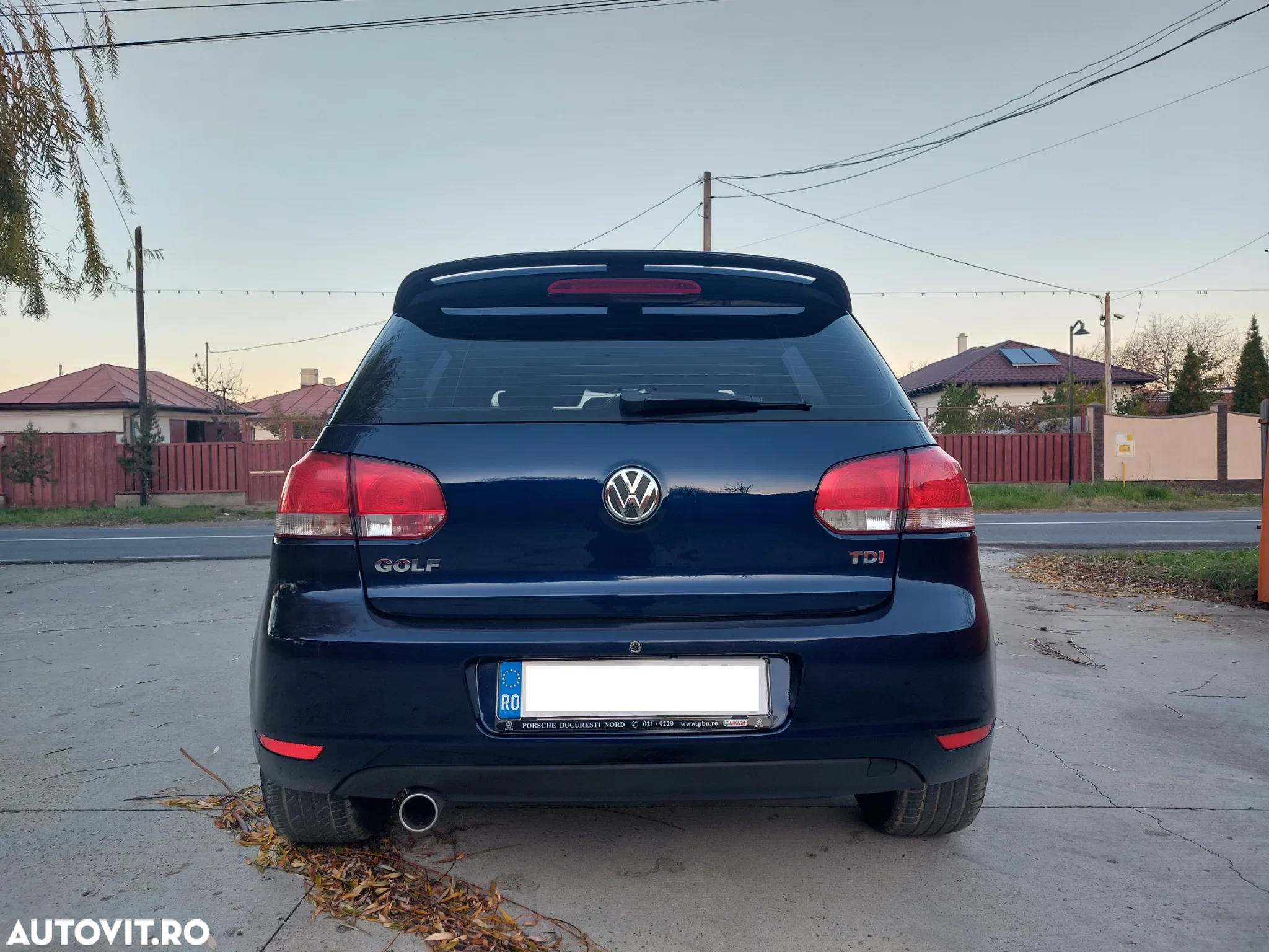 Volkswagen Golf 1.6 TDI DPF Highline - 14