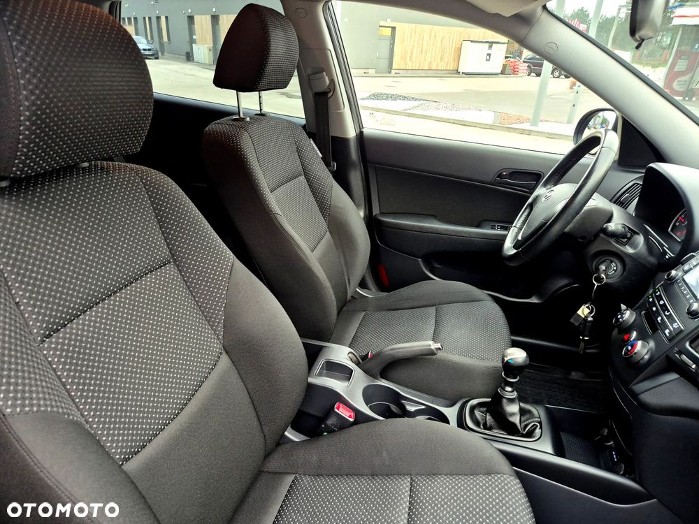 Hyundai i30 1.4 Blue Comfort - 27