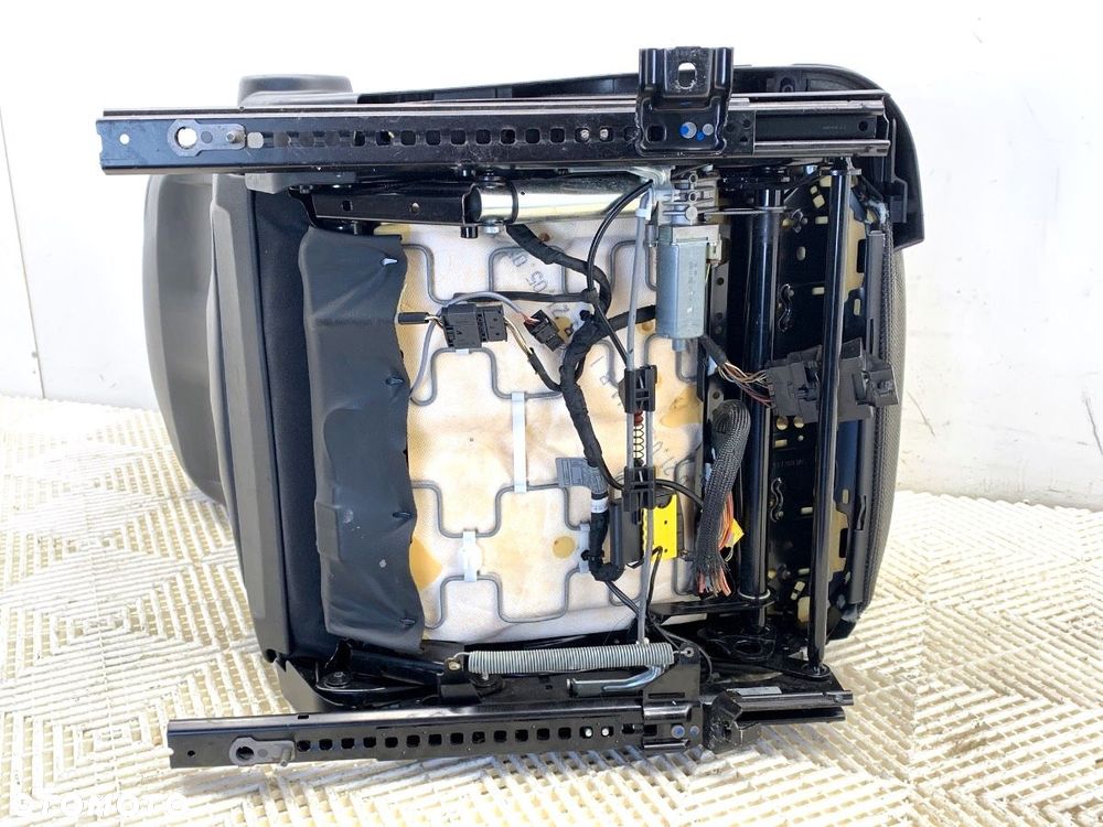 FOTEL PRAWY PRZÓD  BMW 5 (E60) 2003 - 2010 530 i 200 kW [272 KM] benzyna 2007 - 2009 - 8