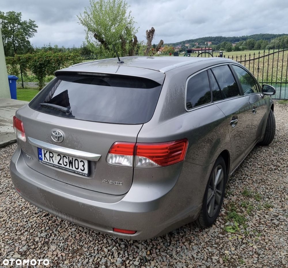 Toyota Avensis 2.0 D-4D Active - 3
