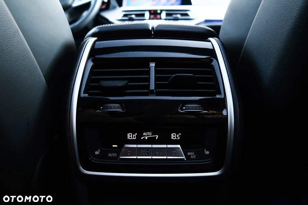 BMW X5 xDrive30d sport - 35