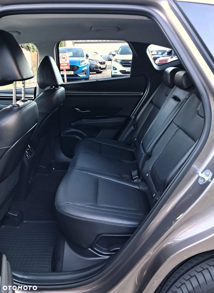 Hyundai Tucson 1.6 T-GDi 48V-Hybrid 2WD DCT Blackline - 12
