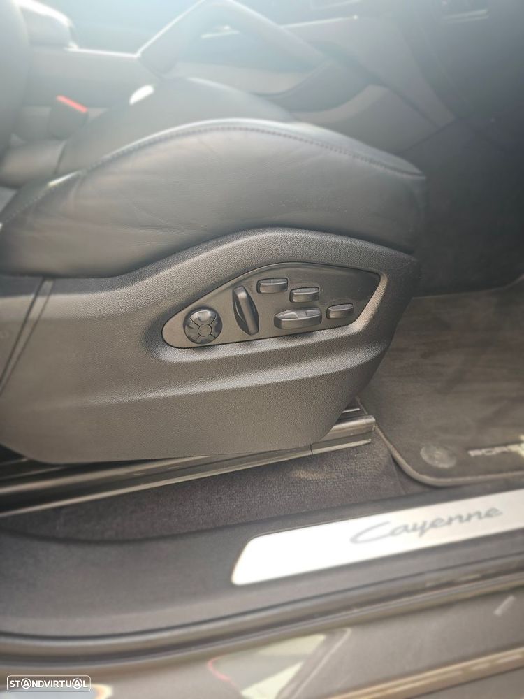 Porsche Cayenne E-Hybrid Tiptronic S Black Edition - 15