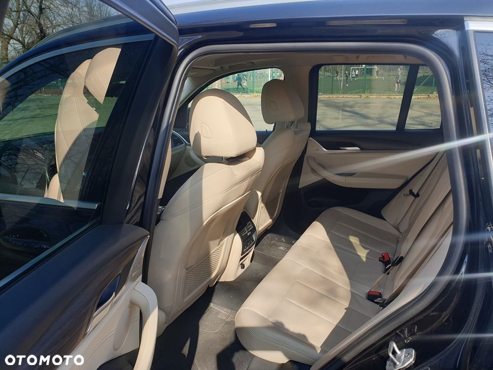 BMW X3 xDrive20d - 10