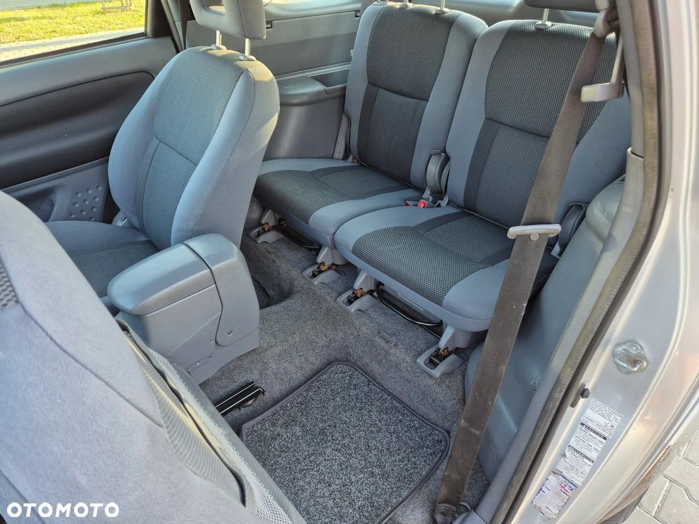 Toyota RAV4 D-4D 4x4 Sol - 28