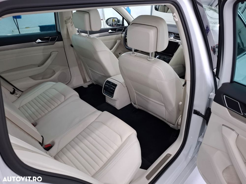 Volkswagen Passat - 13