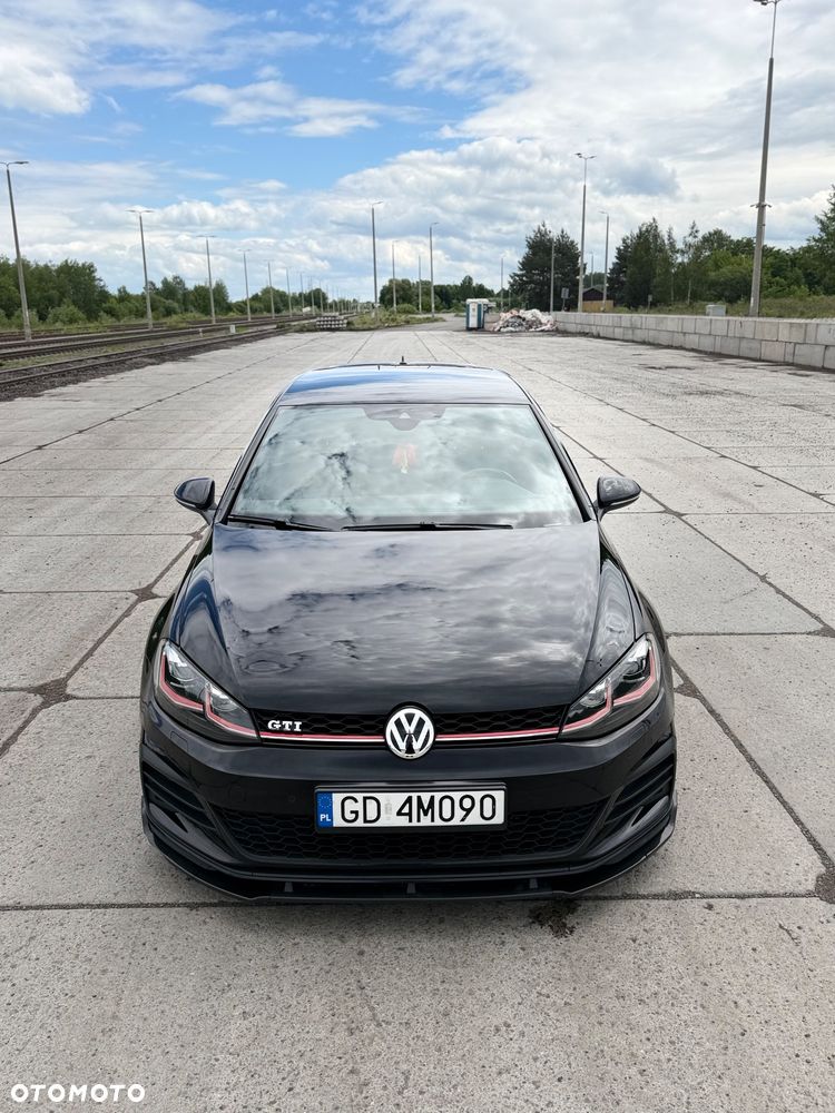 Volkswagen Golf - 2