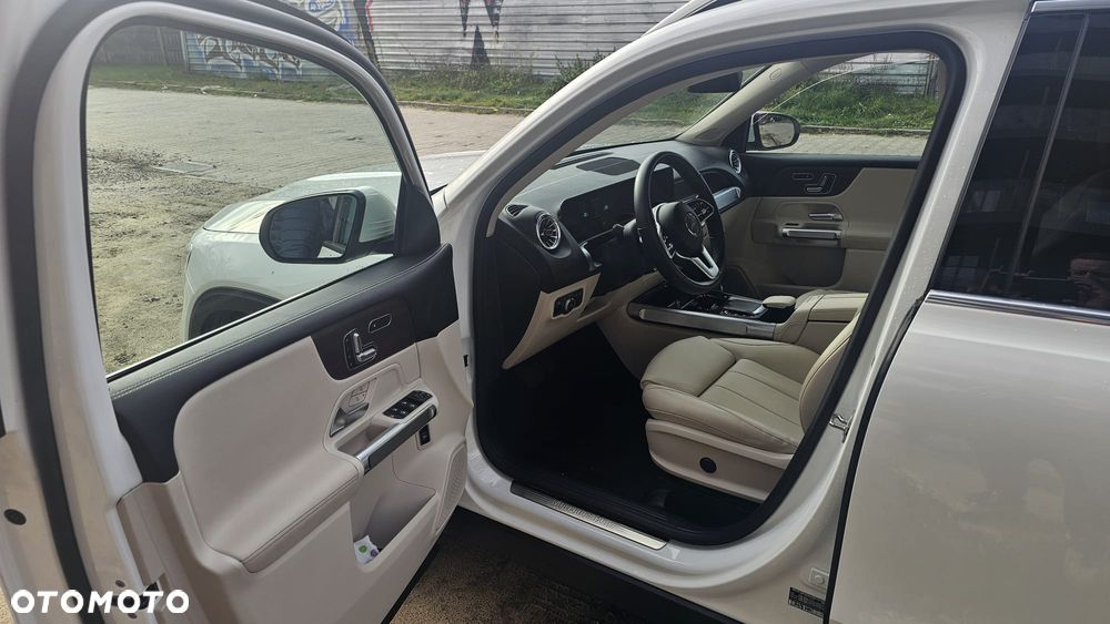 Mercedes-Benz GLB - 9