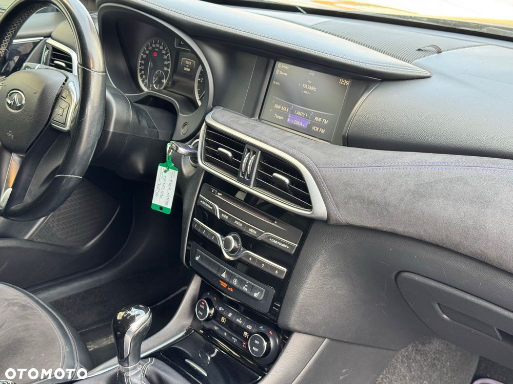 Infiniti Q30 1.5d Premium - 31