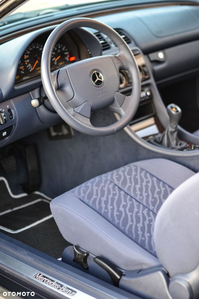 Mercedes-Benz CLK - 15