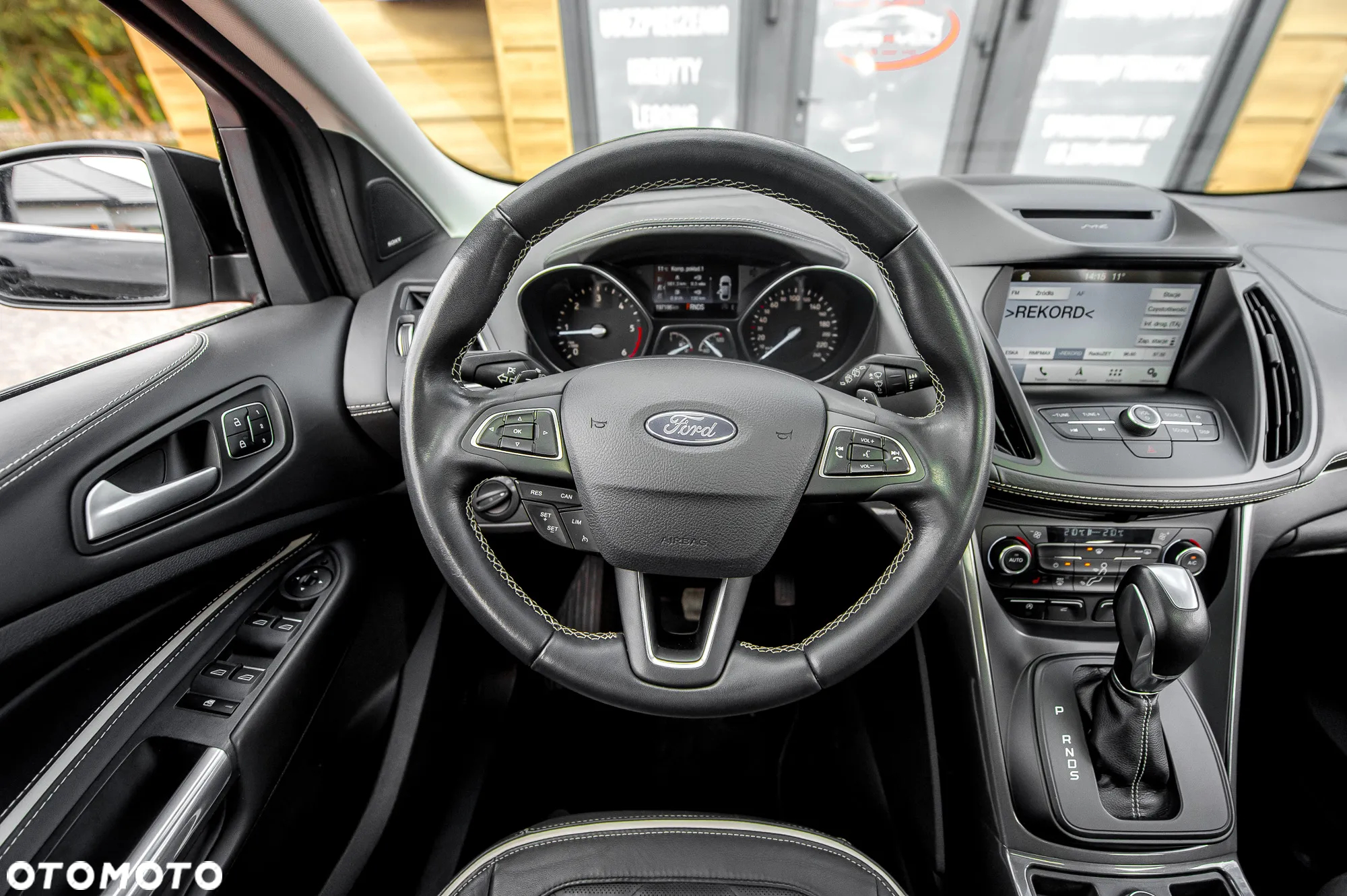 Ford Kuga 2.0 TDCi 4x4 Vignale - 24