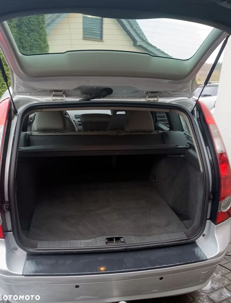 Volvo V50 2.0D Momentum - 9