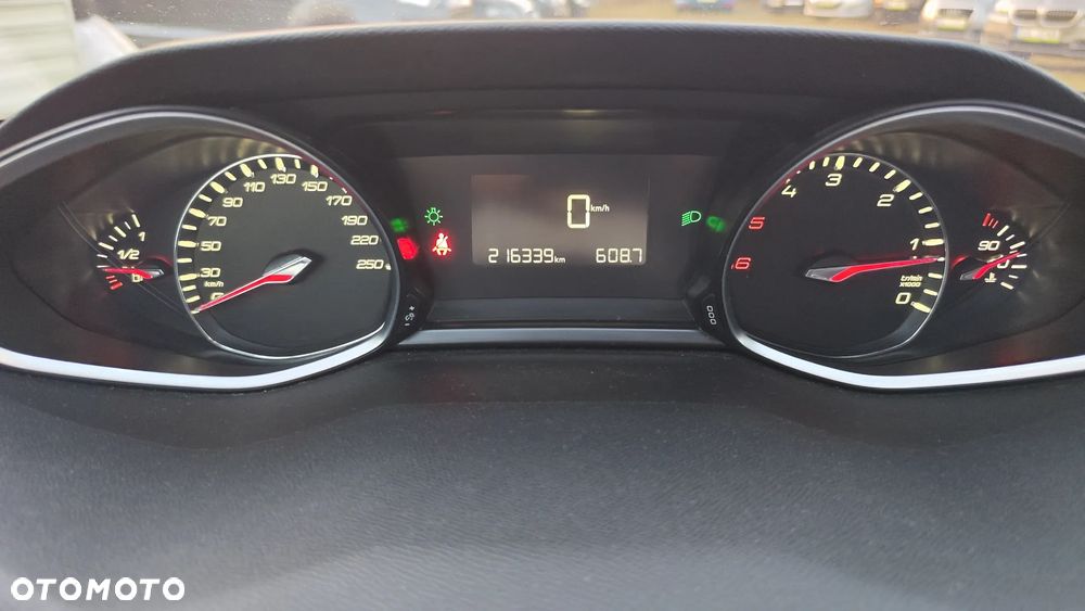 Peugeot 308 BlueHDi 150 Stop & Start Allure - 29