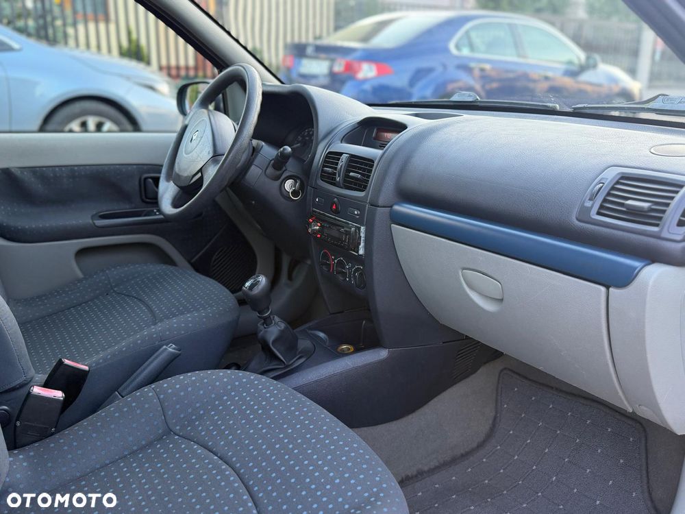 Renault Clio 1.2 16V Emotion - 22