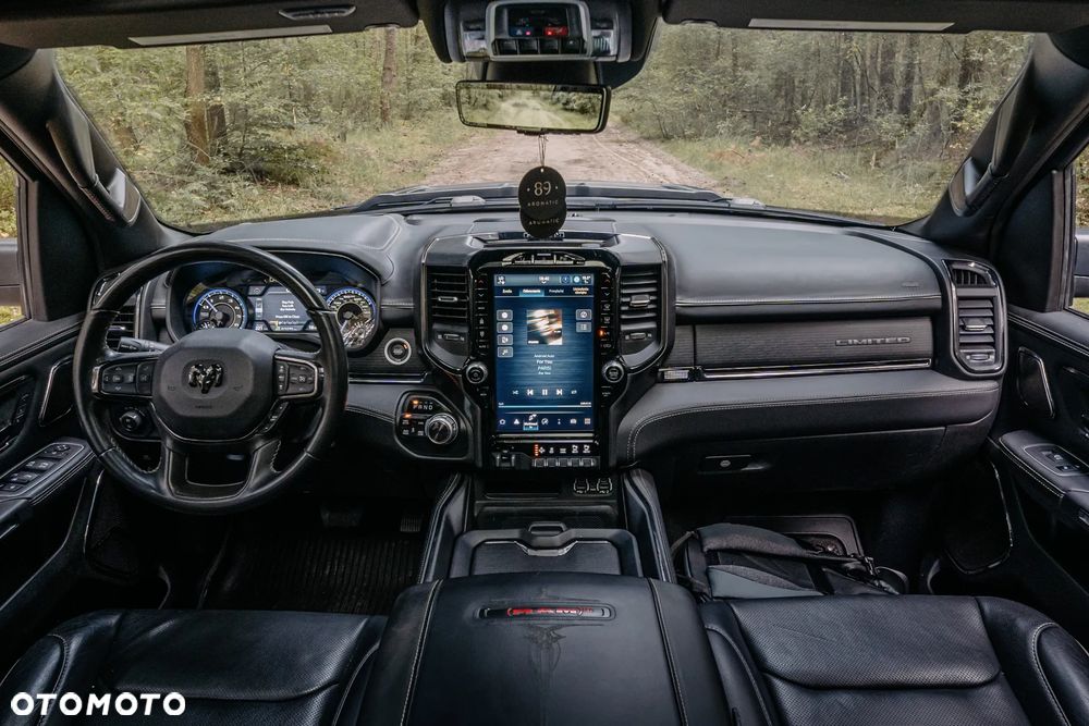 RAM 1500 Crew Cab Shortbed Limited - 26