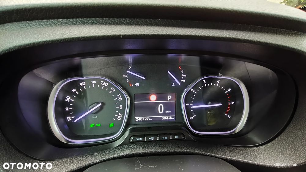 Opel Vivaro C - 14