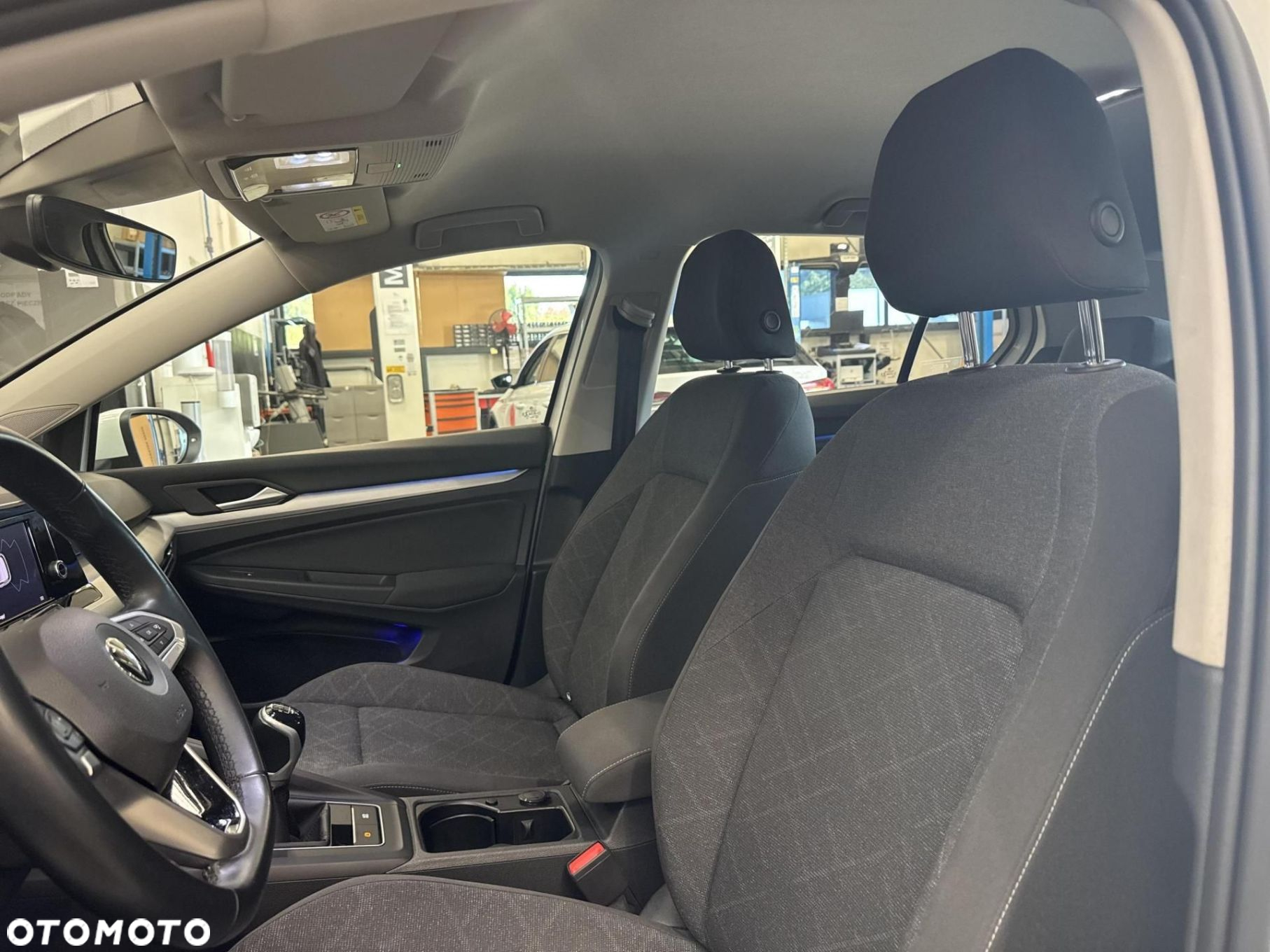 Volkswagen Golf - 11