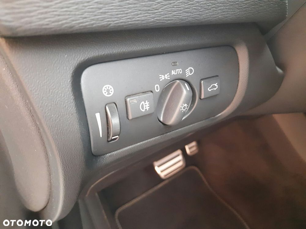 Volvo V40 D2 Geartronic RDesign - 26