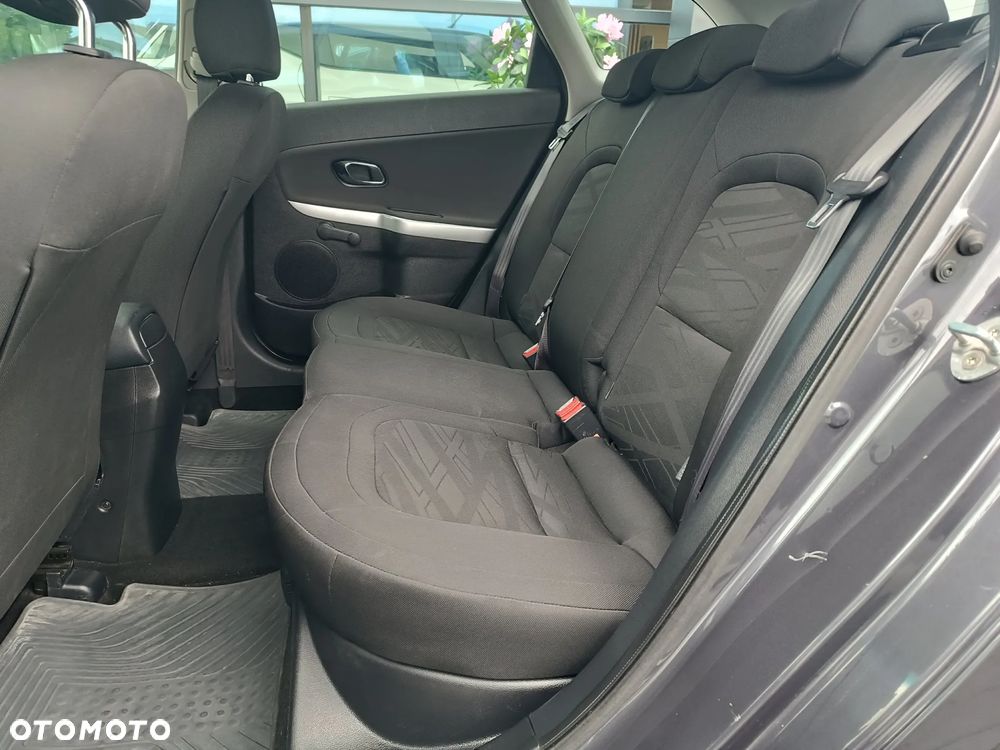 Kia Ceed - 13