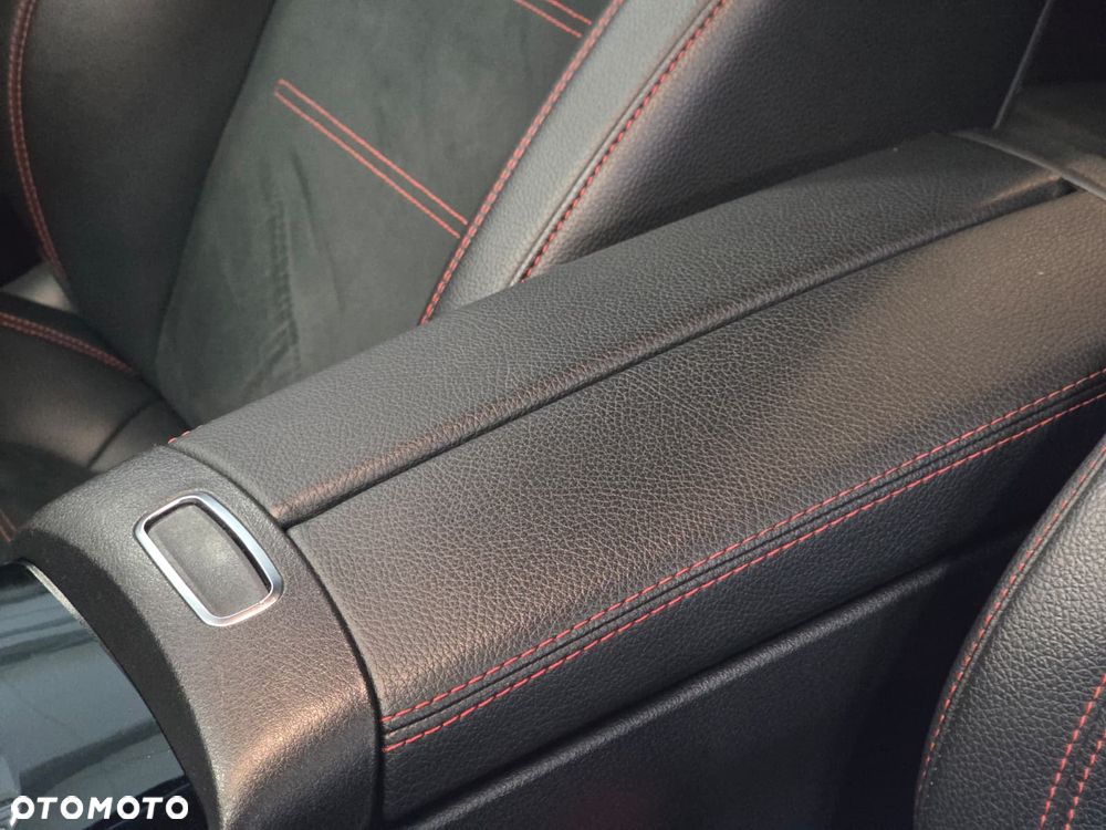 Mercedes-Benz Klasa A 220 4-Matic AMG Line 7G-DCT - 19