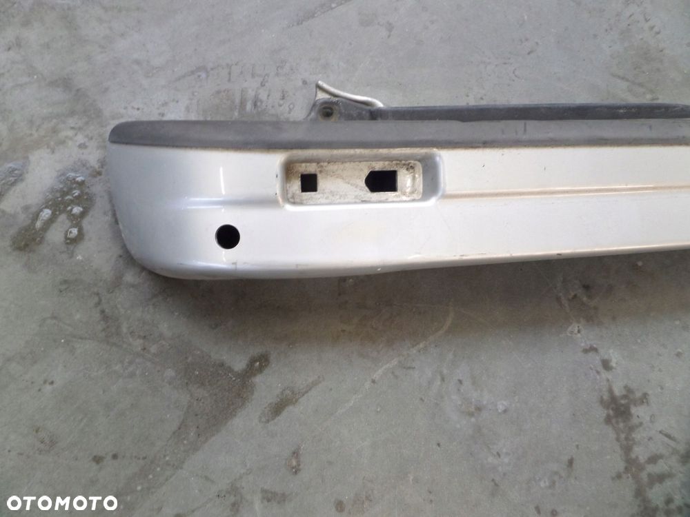 zderzak tył trafic iii vivaro b 4x pdc 850106047r - 3