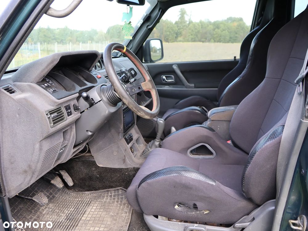 Mitsubishi Pajero 3.0 GLS - 22