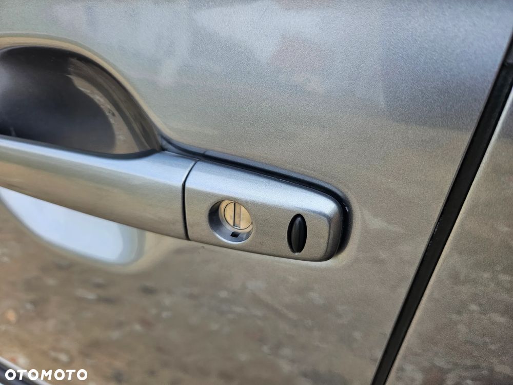 Mitsubishi Outlander 2.0 Intense + SDA 4WD CVT - 15