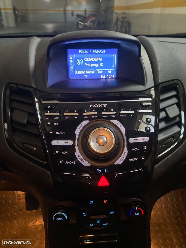 Ford Fiesta 1.0 EcoBoost ST-Line - 10