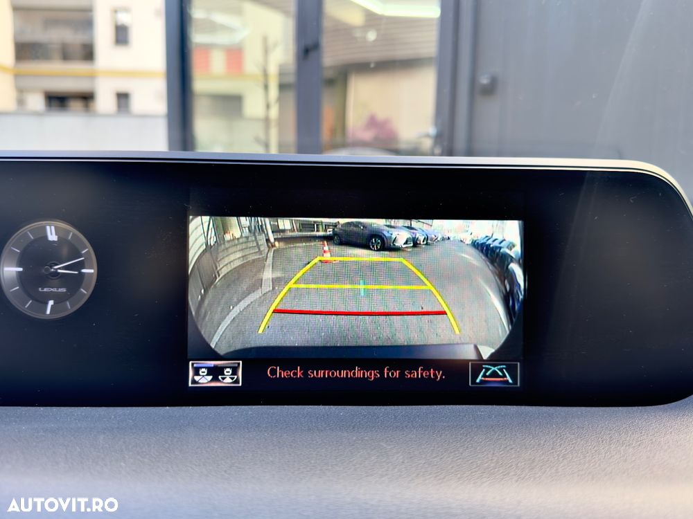 Lexus UX 250h 2.0L HEV 20H- (178 HP) 4X4 CVT Business - 13