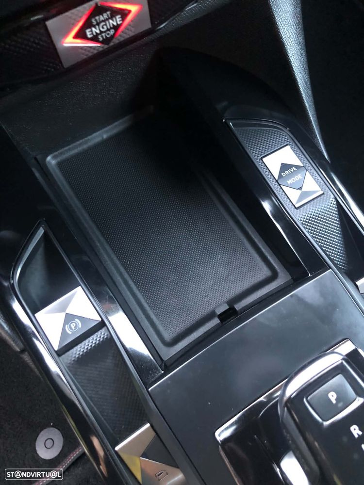 DS DS3 Crossback E-TENSE PERFORMANCE LINE + - 32