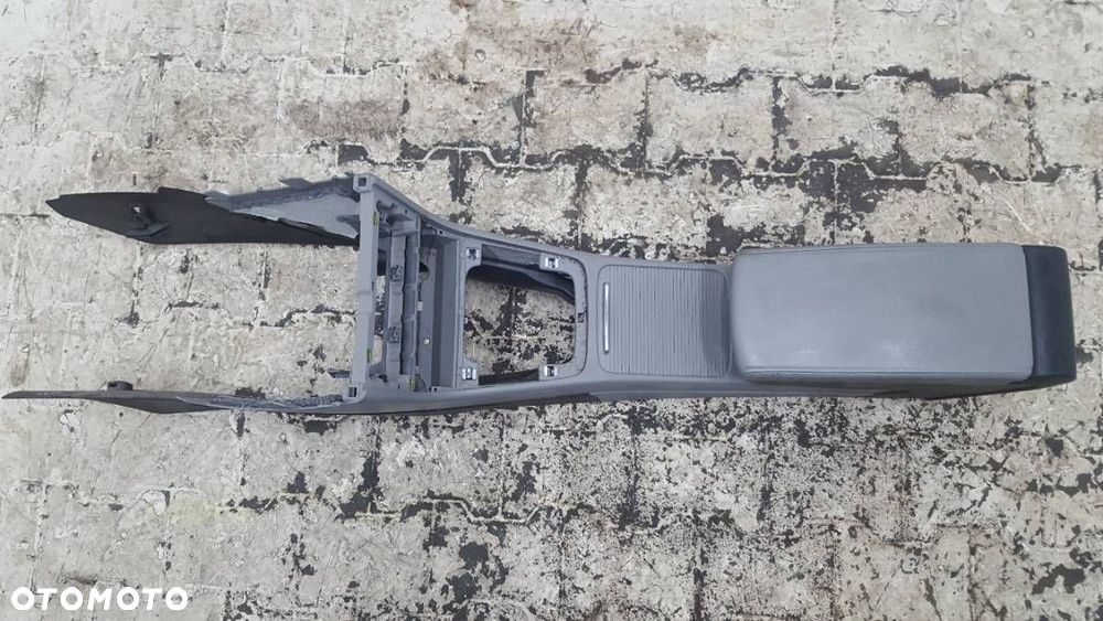 TUNEL ŚRODKOWY VW PASSAT B6 KOMBI EUROPA 2007 - 1