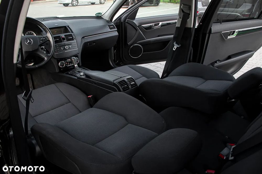 Mercedes-Benz Klasa C 180 Kompressor Automatik - 30