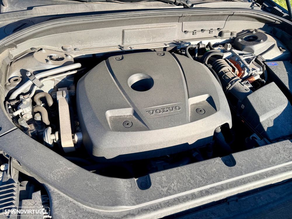 Volvo XC 60 2.0 T8 PHEV Momentum AWD - 19