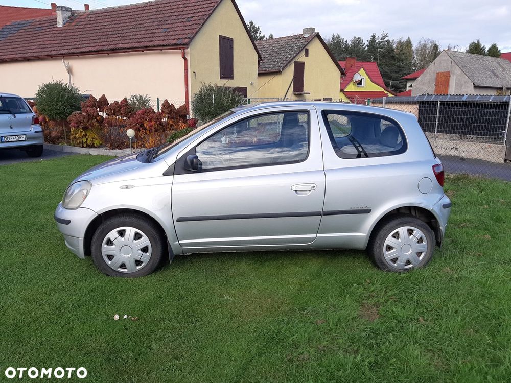 Toyota Yaris - 1