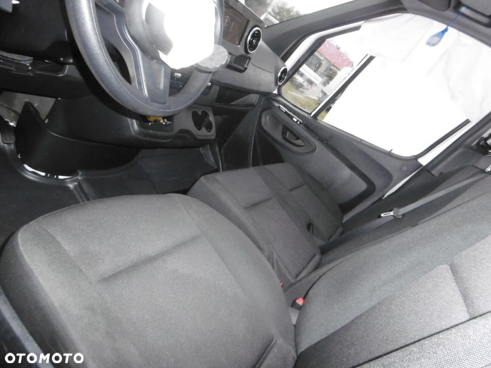 Mercedes-Benz Sprinter - 8