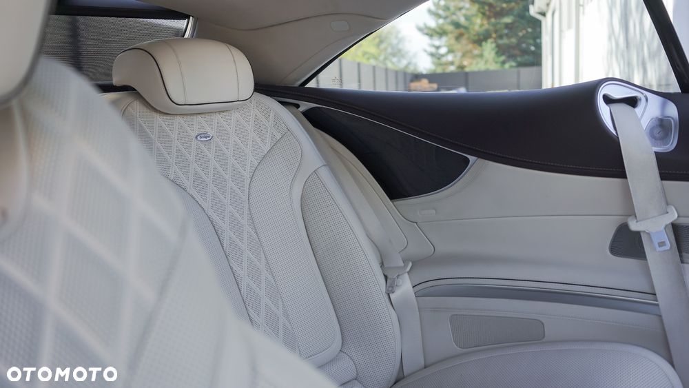 Mercedes-Benz Klasa S 500 Coupe 4-Matic 9G-TRONIC - 32