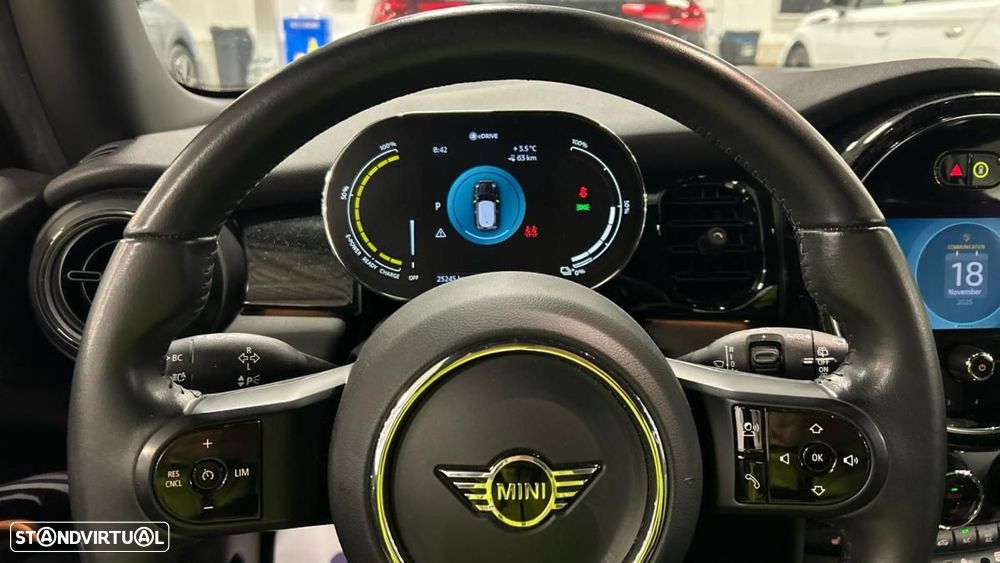 MINI 3 Portas Cooper SE Essential - 9