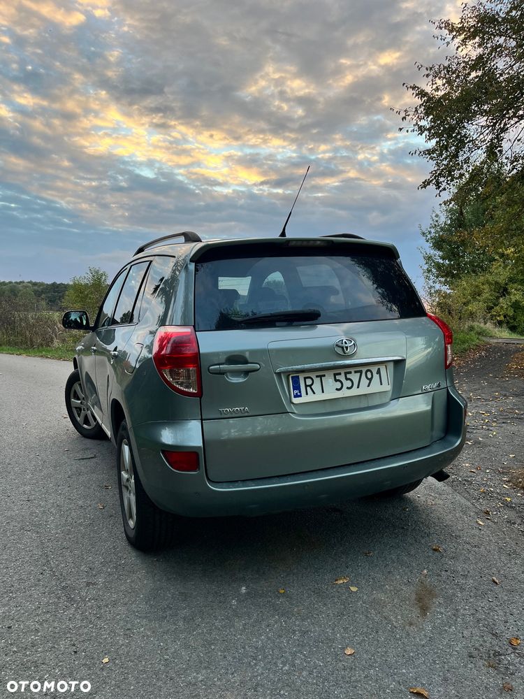Toyota Rav4 2009 photo 4