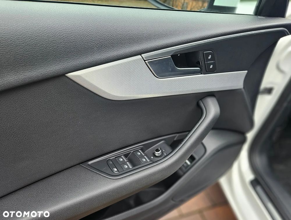 Audi A4 Limousine 2.0 TFSI ultra S tronic design - 19