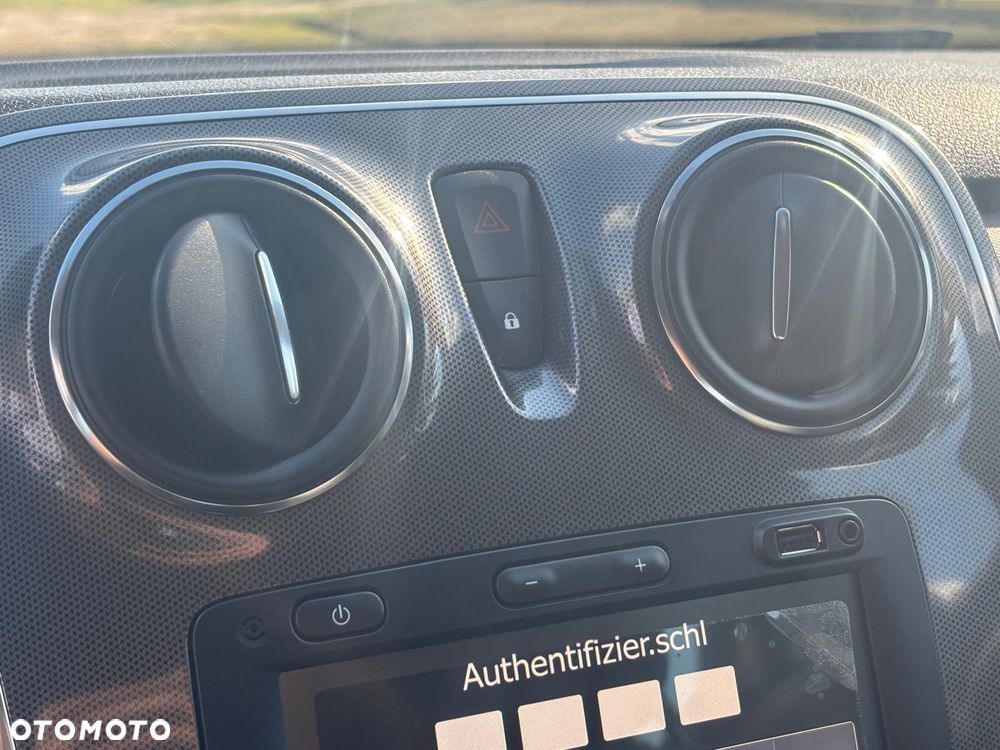 Dacia Logan 1.0 TCe SL Celebration S&S - 34