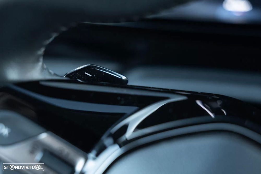 Peugeot 308 1.6 Hybrid Allure e-EAT8 - 23