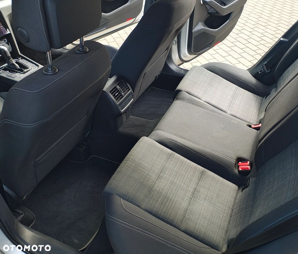 Volkswagen Passat 2.0 TDI Business DSG - 31