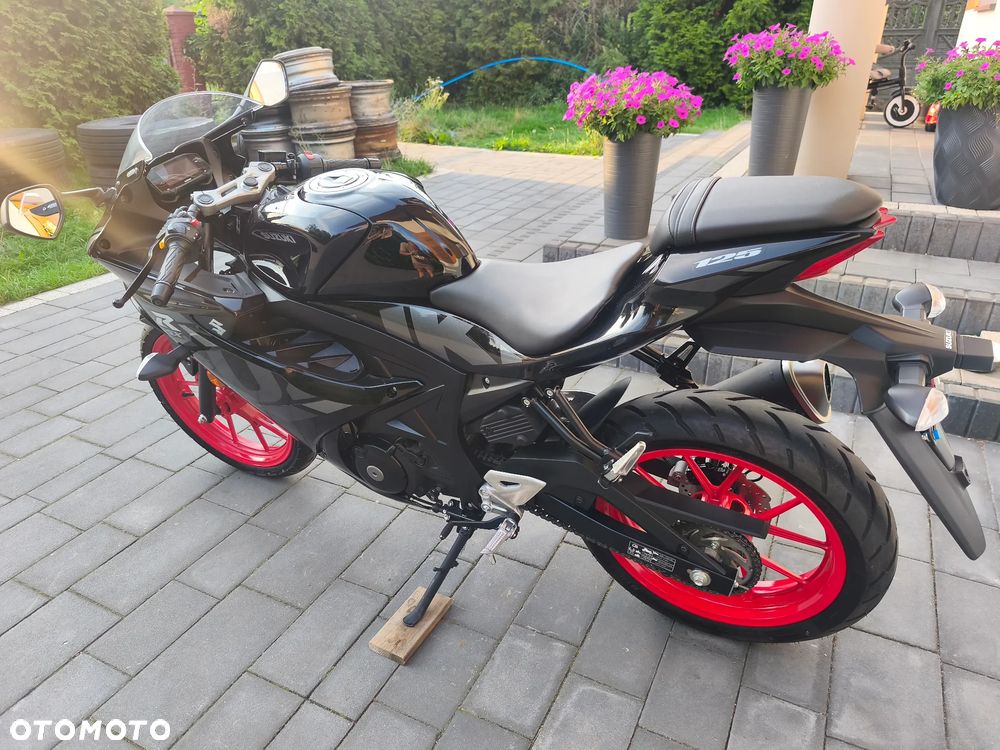 Suzuki GSX-R - 6