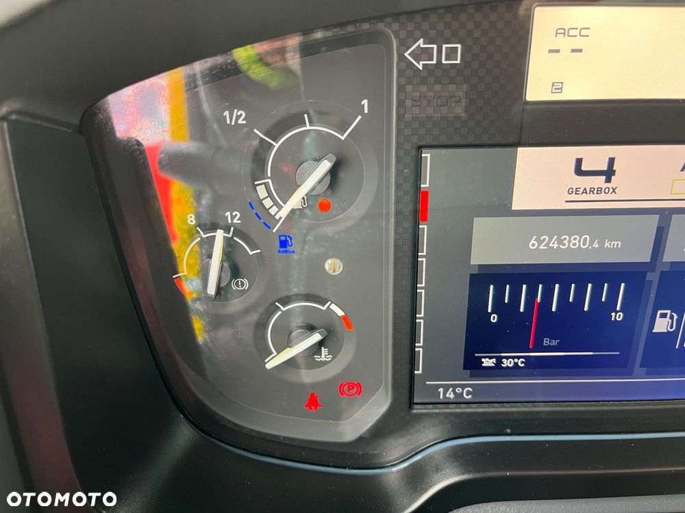 Renault THIGH520 T520 High Sleeper - 13