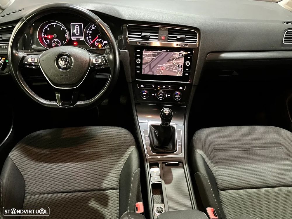 VW Golf Variant 1.6 TDi Confortline - 19