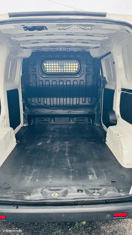Nissan NV200 Combi - 10