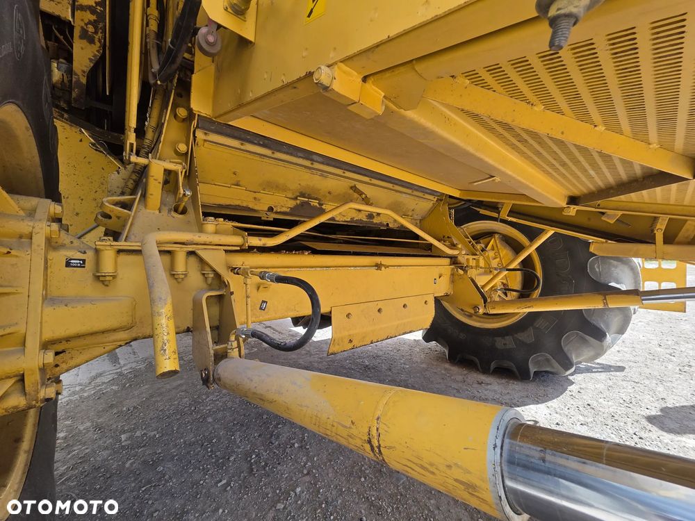 New Holland TX 66 - 10
